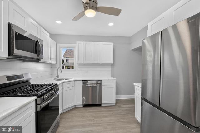 21 W 9TH ST, Marcus Hook, PA 19061