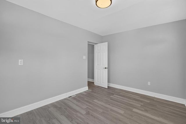 21 W 9TH ST, Marcus Hook, PA 19061