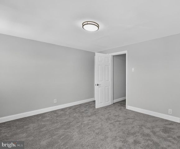 21 W 9TH ST, Marcus Hook, PA 19061