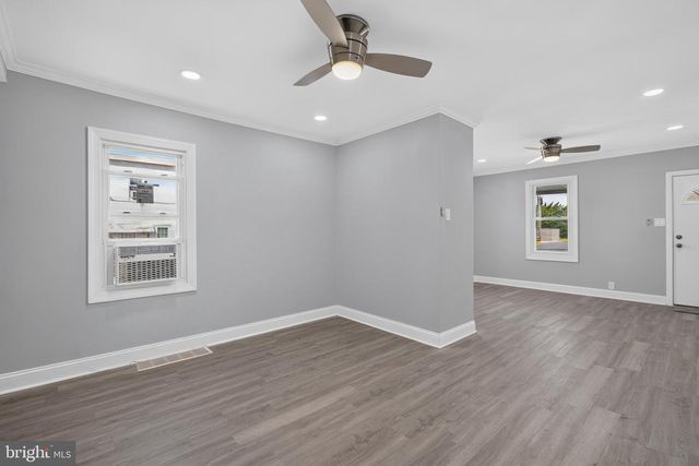 21 W 9TH ST, Marcus Hook, PA 19061
