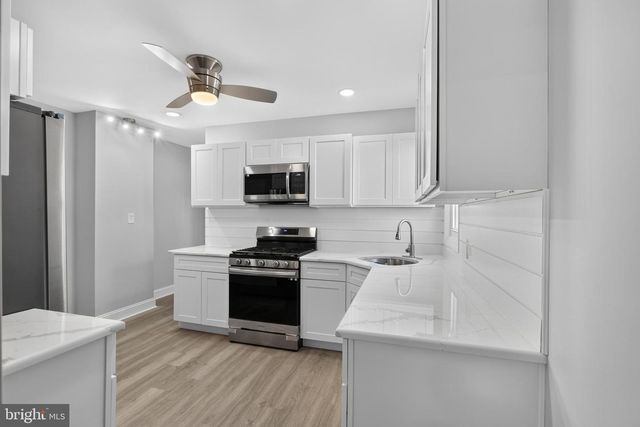 21 W 9TH ST, Marcus Hook, PA 19061