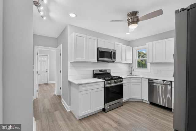 21 W 9TH ST, Marcus Hook, PA 19061