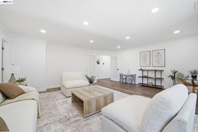 2901 Glen Heather Dr, San Jose, CA 95133