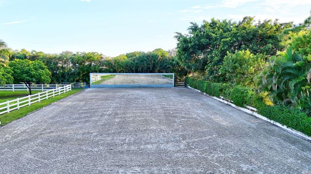 14950 Roan Court, Wellington, FL 33414