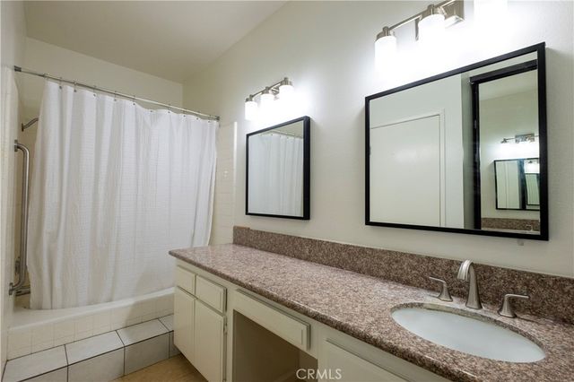 2522 W Macarthur A, Santa Ana, CA 92704