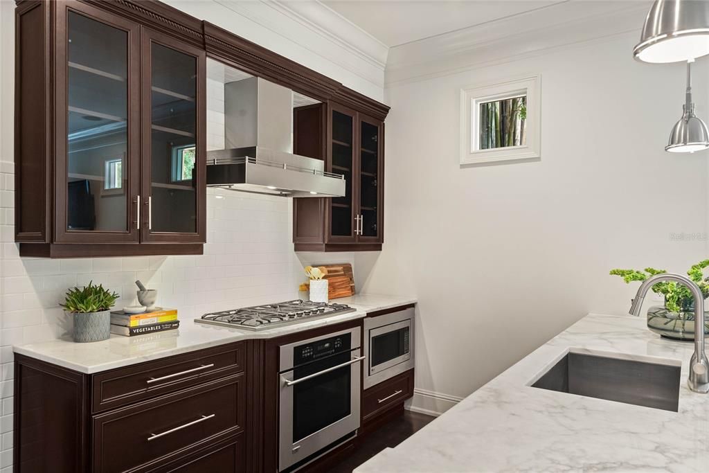 Image 10 of property listing at 1450 CHESTNUT AVENUE, Winter Park, FL 32789