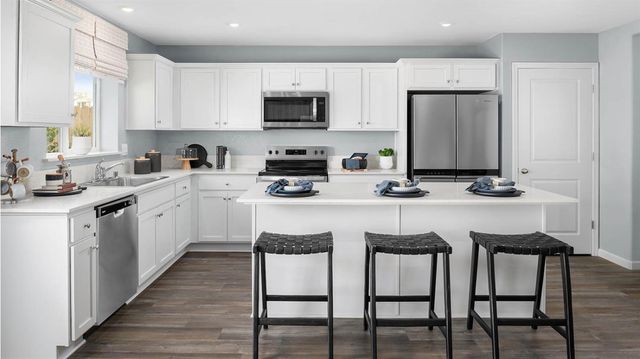 153 Soaring Dr, Lathrop, CA 95330