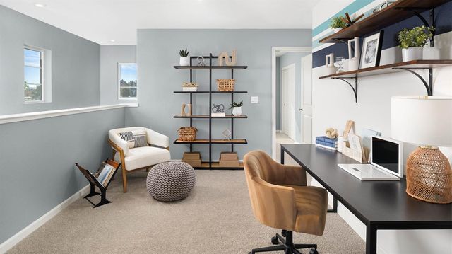 153 Soaring Dr, Lathrop, CA 95330