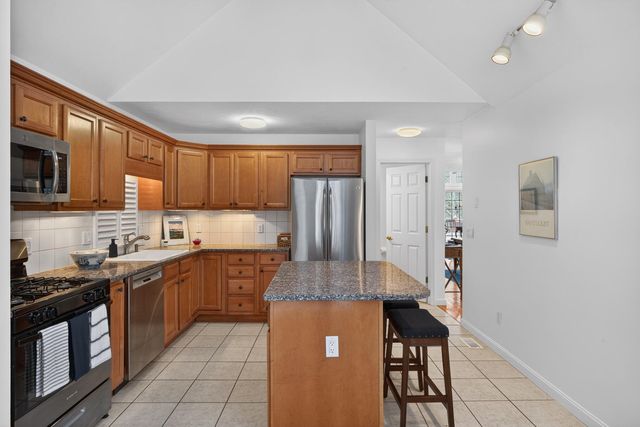 16 Gold Leaf Lane, Mashpee, MA 02649