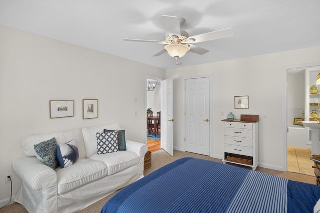 16 Gold Leaf Lane, Mashpee, MA 02649