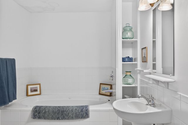 16 Gold Leaf Lane, Mashpee, MA 02649