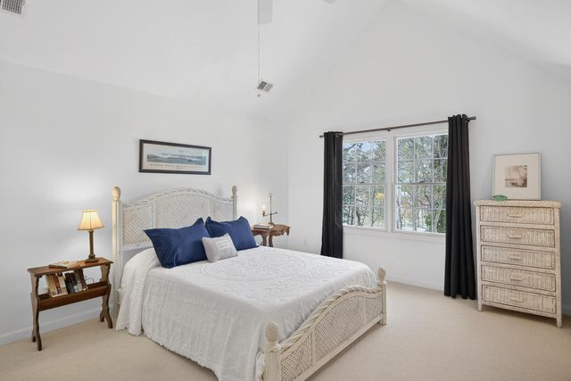 16 Gold Leaf Lane, Mashpee, MA 02649