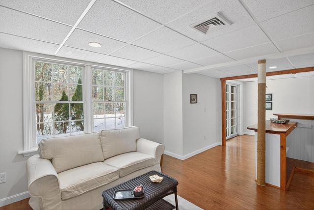 16 Gold Leaf Lane, Mashpee, MA 02649