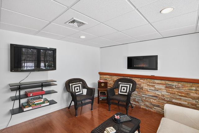 16 Gold Leaf Lane, Mashpee, MA 02649