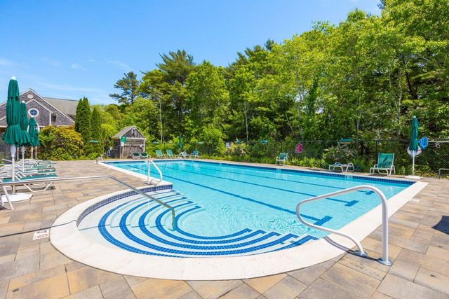 16 Gold Leaf Lane, Mashpee, MA 02649