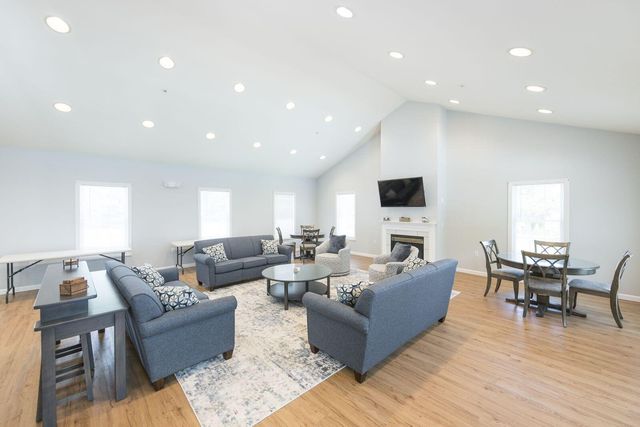 16 Gold Leaf Lane, Mashpee, MA 02649