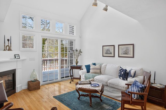 16 Gold Leaf Lane, Mashpee, MA 02649