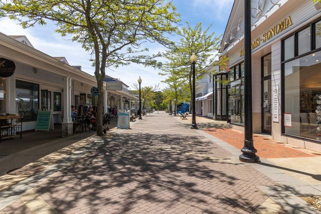 16 Gold Leaf Lane, Mashpee, MA 02649