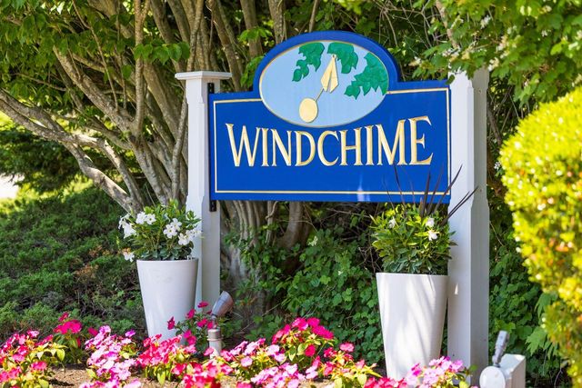 16 Gold Leaf Lane, Mashpee, MA 02649