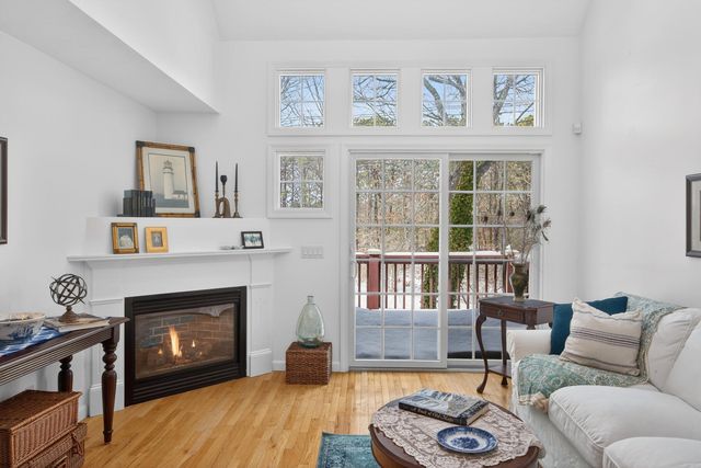 16 Gold Leaf Lane, Mashpee, MA 02649