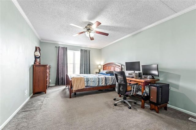 20711 S Parris Road, Pleasant Hill, MO 64080