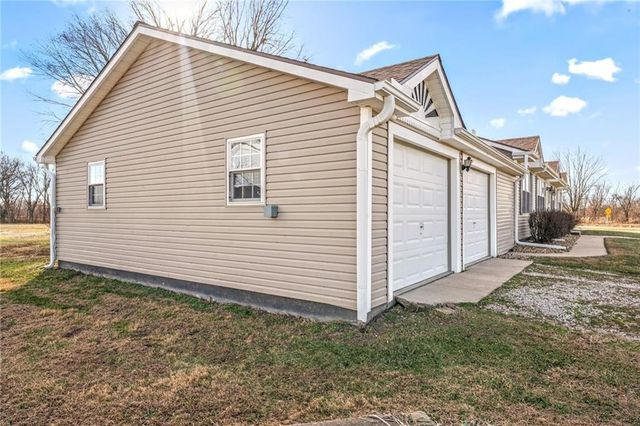20711 S Parris Road, Pleasant Hill, MO 64080