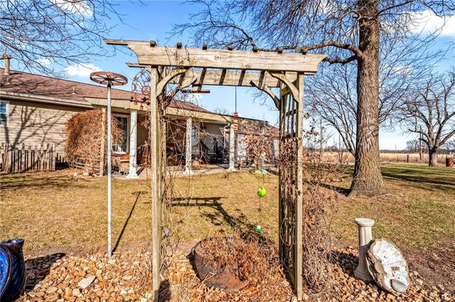 20711 S Parris Road, Pleasant Hill, MO 64080