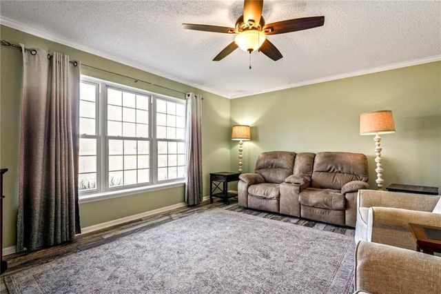 20711 S Parris Road, Pleasant Hill, MO 64080