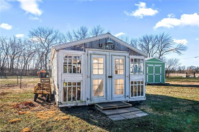 20711 S Parris Road, Pleasant Hill, MO 64080