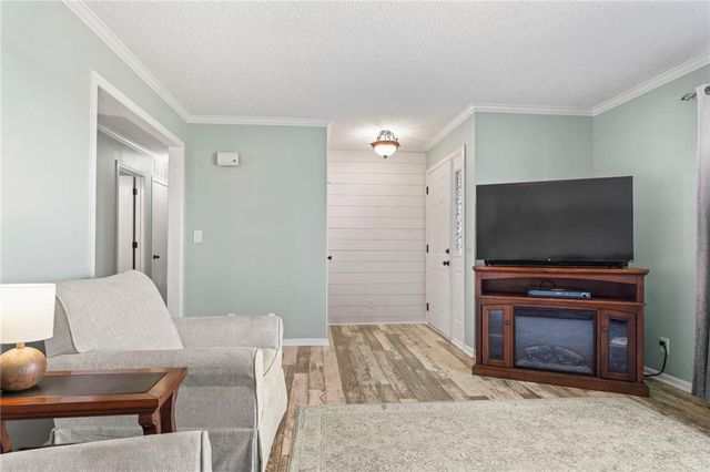 20711 S Parris Road, Pleasant Hill, MO 64080