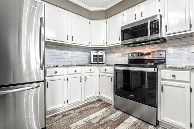 20711 S Parris Road, Pleasant Hill, MO 64080