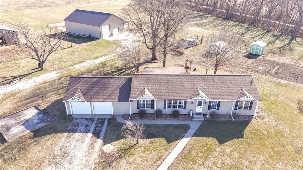 20711 S Parris Road, Pleasant Hill, MO 64080