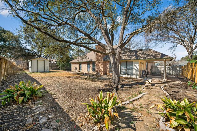 1911 Palace DR, New Braunfels, TX 78130