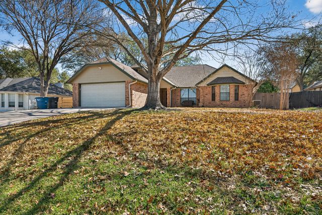 1911 Palace DR, New Braunfels, TX 78130