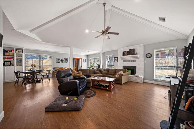 1911 Palace DR, New Braunfels, TX 78130