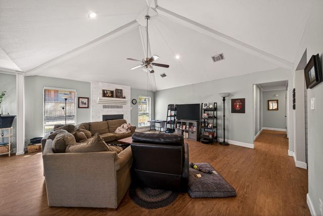 1911 Palace DR, New Braunfels, TX 78130