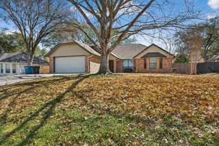 1911 Palace DR, New Braunfels, TX 78130