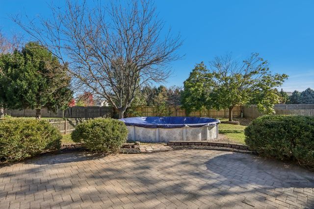 2060 Lyndhurst Lane, Aurora, IL 60503