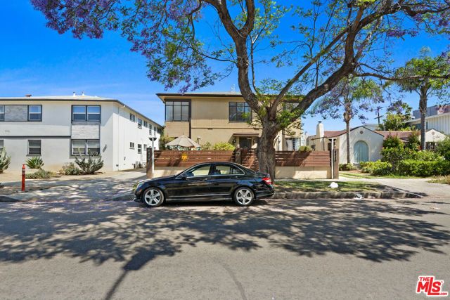 8529 Cashio Street, Los Angeles, CA 90035
