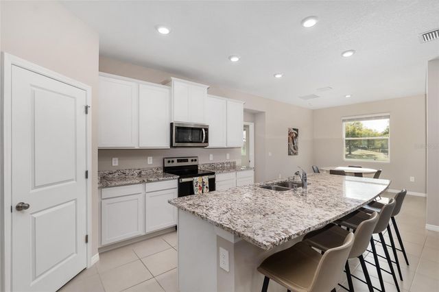 4940 NW 39TH LOOP, Ocala, FL 34482