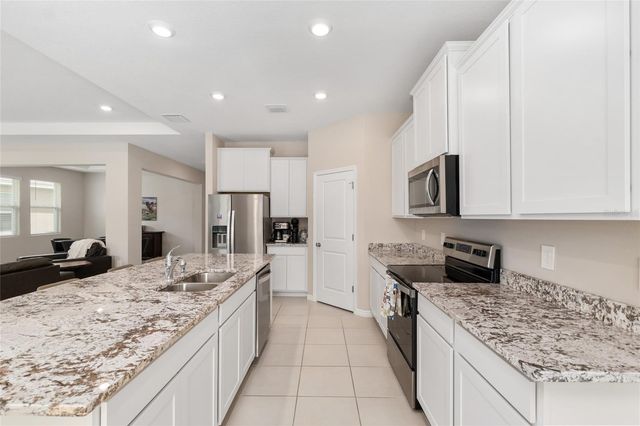 4940 NW 39TH LOOP, Ocala, FL 34482