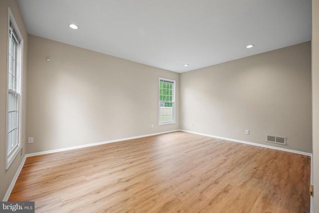 19 LARCHMONT CT, Pennington, NJ 08534