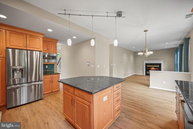 19 LARCHMONT CT, Pennington, NJ 08534