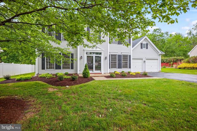 19 LARCHMONT CT, Pennington, NJ 08534
