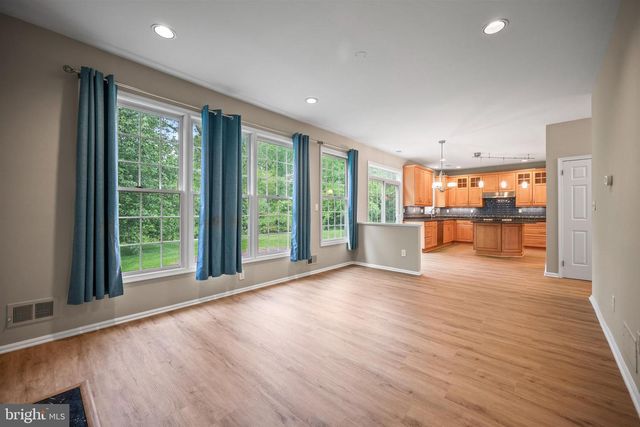 19 LARCHMONT CT, Pennington, NJ 08534