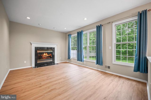 19 LARCHMONT CT, Pennington, NJ 08534