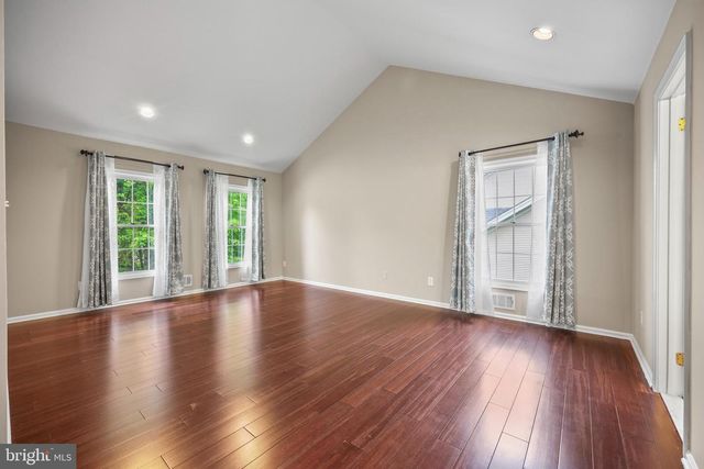 19 LARCHMONT CT, Pennington, NJ 08534