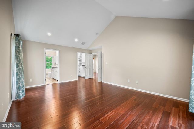 19 LARCHMONT CT, Pennington, NJ 08534