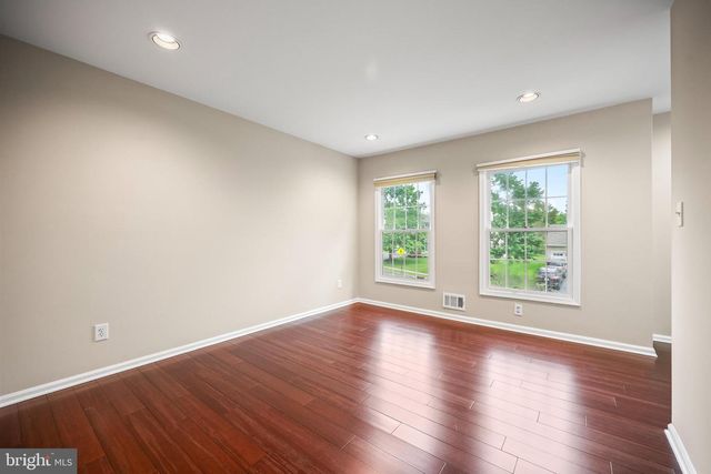 19 LARCHMONT CT, Pennington, NJ 08534