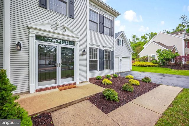19 LARCHMONT CT, Pennington, NJ 08534